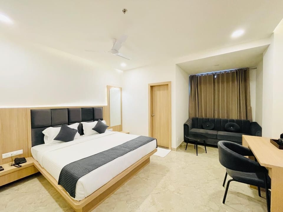 Superior Double Room, Mountain View | Desk, laptop workspace, free WiFi