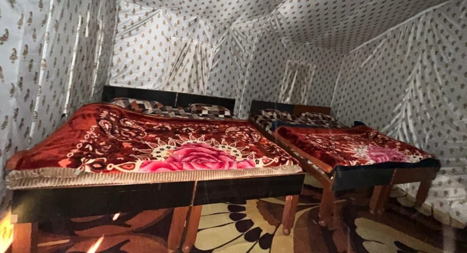 Comfort Tent, Mountain View | Living area