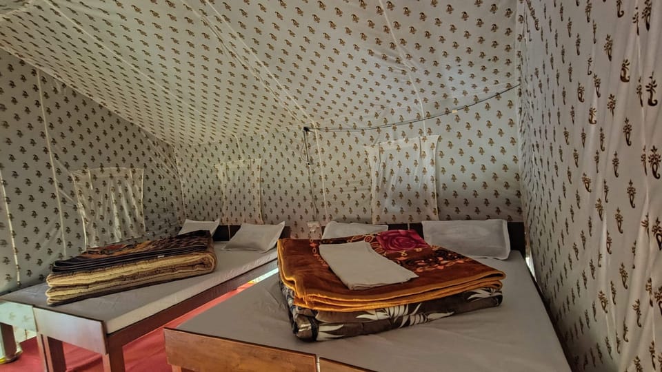 Comfort Tent, Mountain View | In-room safe, desk, WiFi (free)