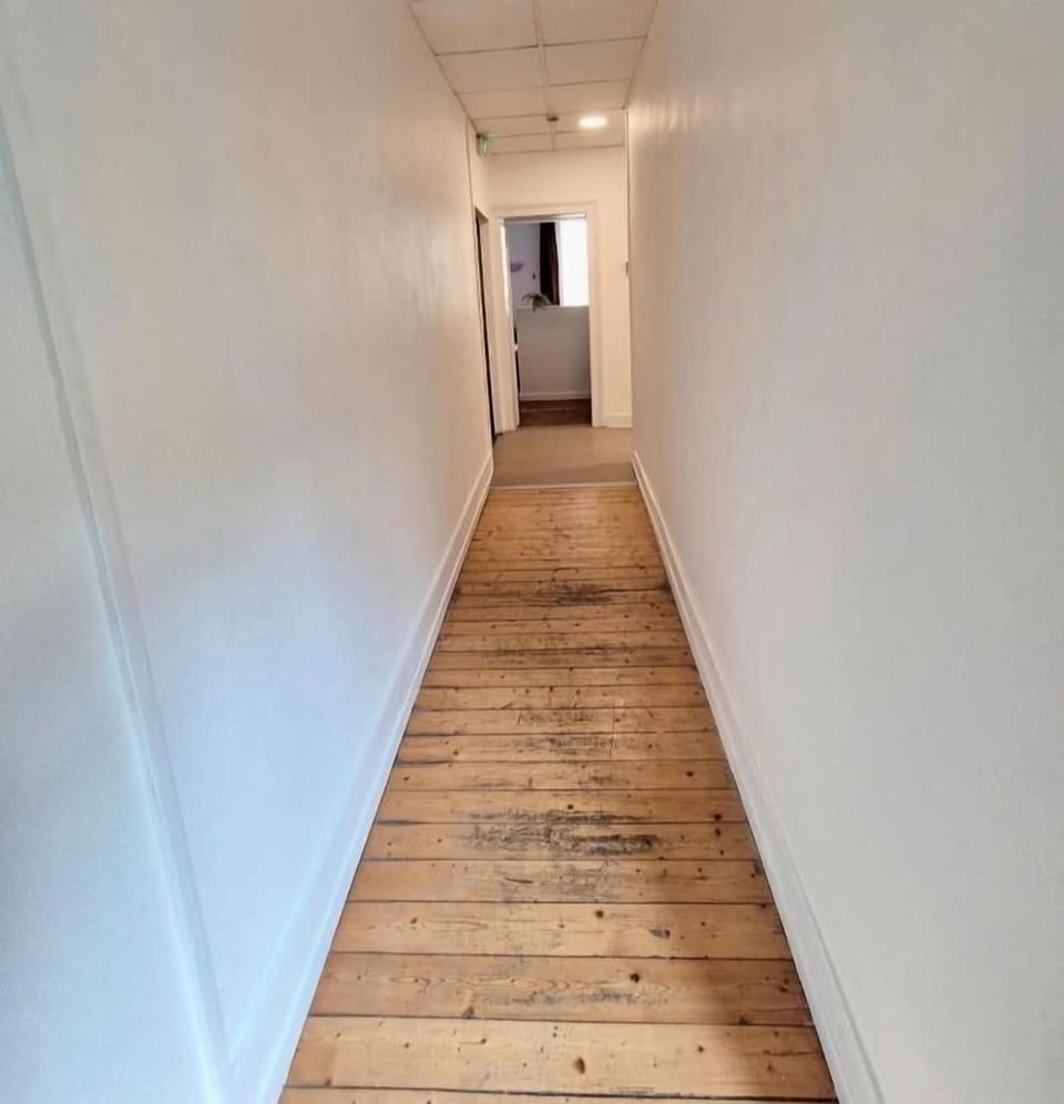 Handrails in hallways