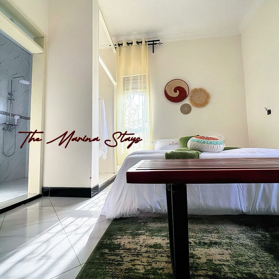Economy Single Room, Private Bathroom, Executive Level | Bathroom | Free toiletries, hair dryer, bathrobes, slippers