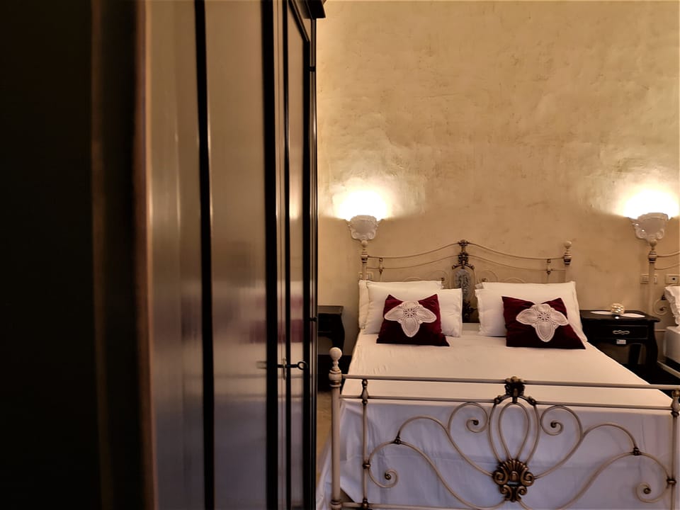 Superior Quadruple Room, Accessible, Non Smoking (13) | Frette Italian sheets, minibar, desk, soundproofing