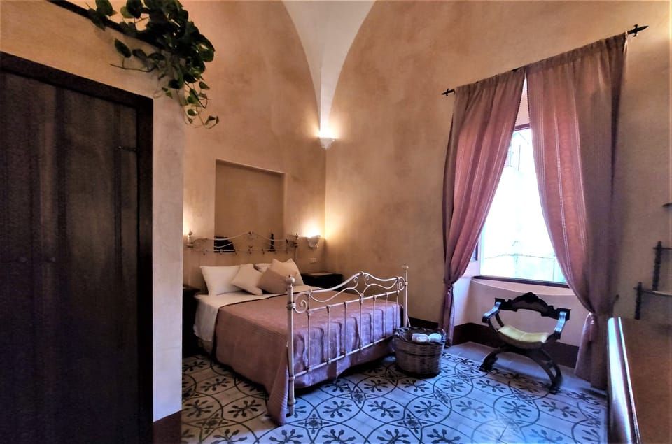 Superior Double Room, Refrigerator, City View (9) | Frette Italian sheets, minibar, desk, soundproofing