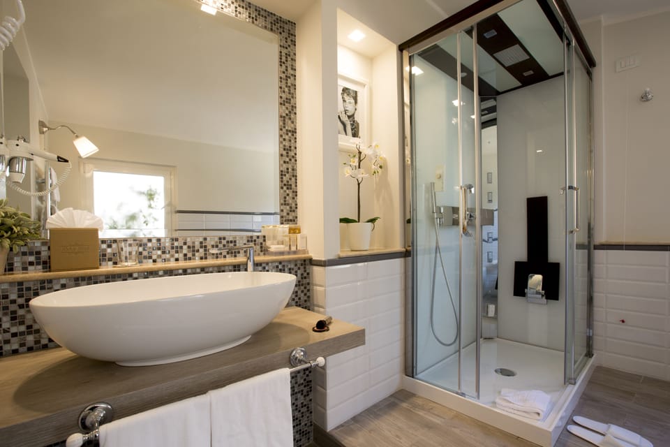 Double Room, Terrace | Bathroom | Free toiletries, towels