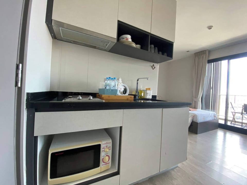 Apartment, 2 Bedrooms, Accessible, Smoking | Private kitchen