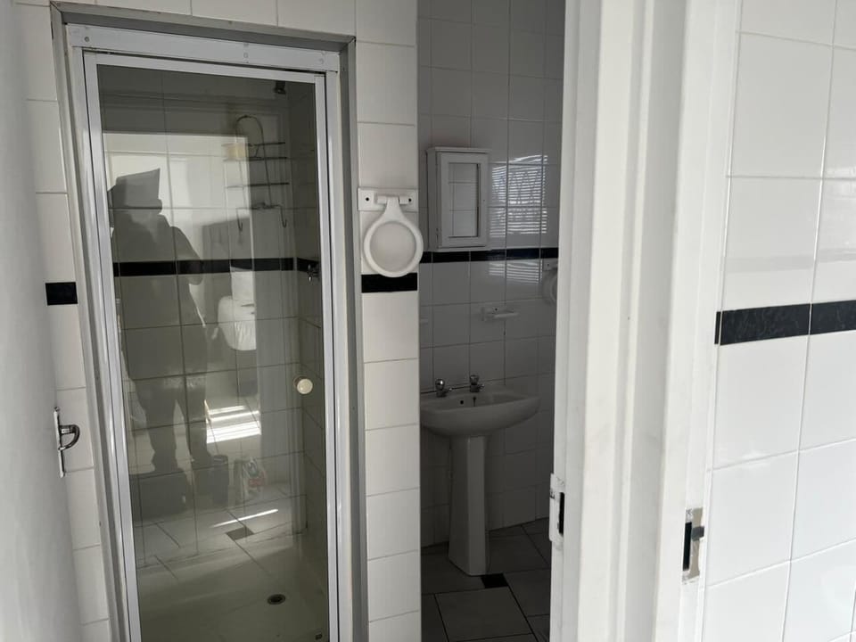 Superior Double Room, Balcony, Garden View | Bathroom | Free toiletries, towels, soap, shampoo