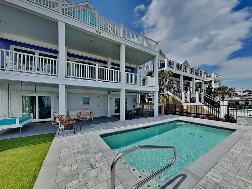 Studio (5 Bedrooms) | Front of property