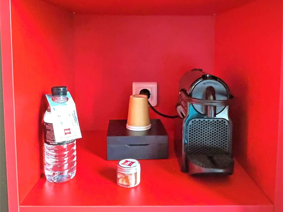 Comfort Room, 1 Double Bed | Desk, blackout drapes, soundproofing, iron/ironing board