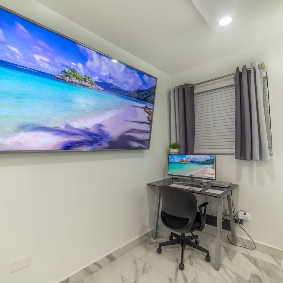 Luxury Condo | In-room safe, free WiFi