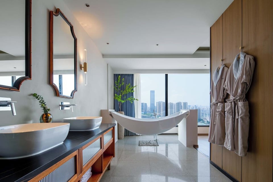 Superior Double Room, City View | Bathroom | Free toiletries, hair dryer, slippers, towels