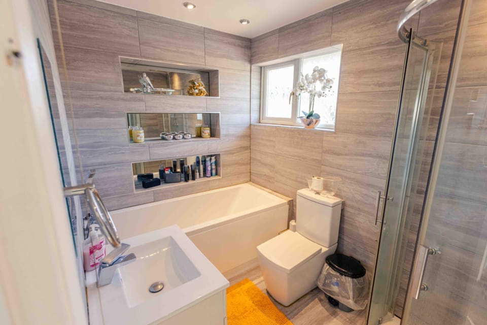 Shower, towels