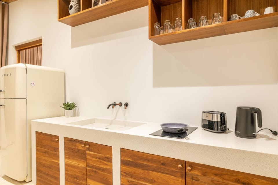 Villa, Pool View | Private kitchen | Toaster