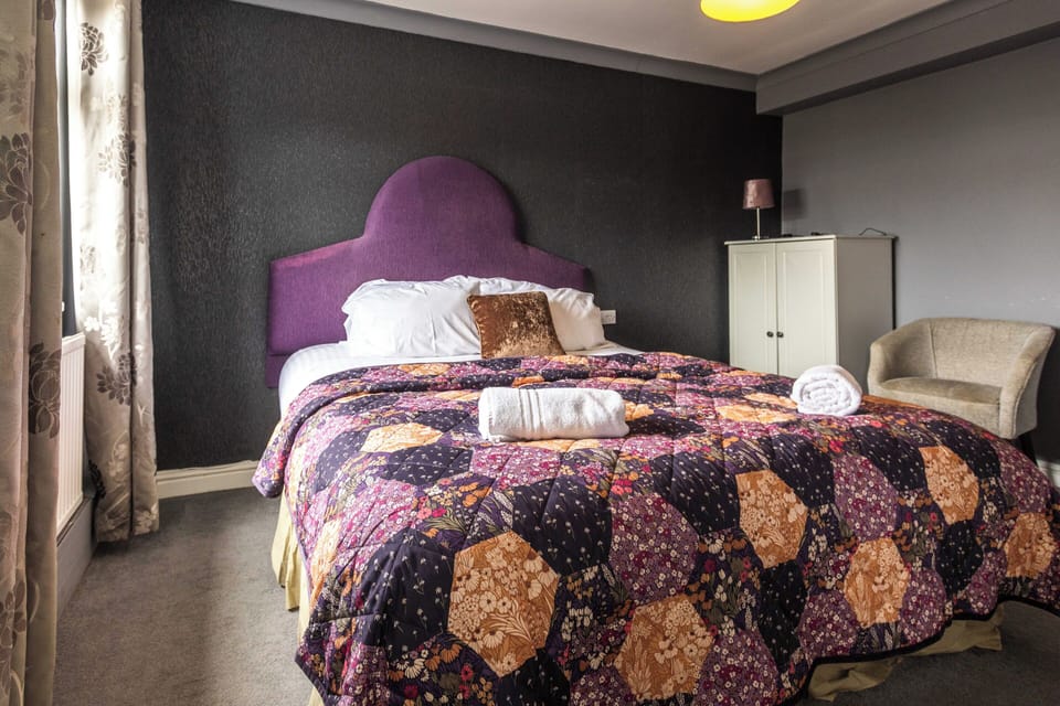 Room | Iron/ironing board, free WiFi