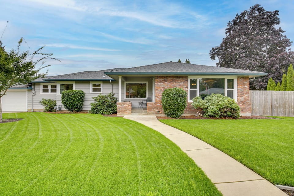 House (3 Bedrooms) | Front of property