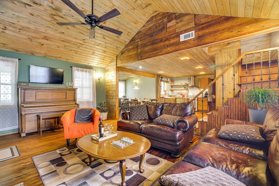 House (2 Bedrooms) | Interior