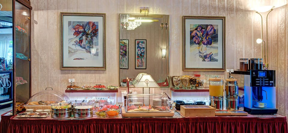 Buffet breakfast for a fee on weekends