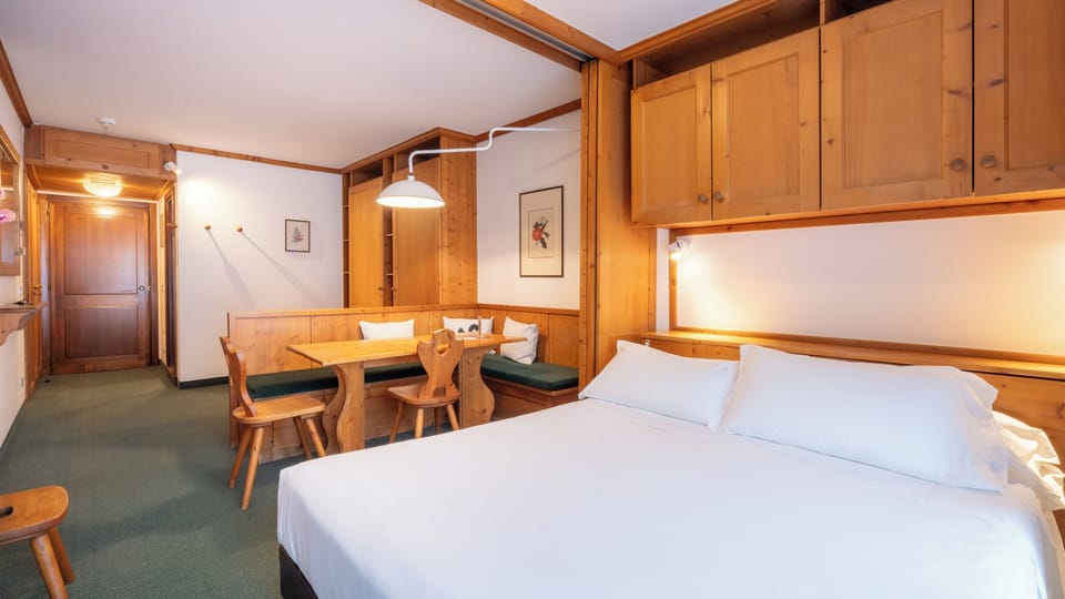 Minibar, in-room safe, desk, blackout drapes