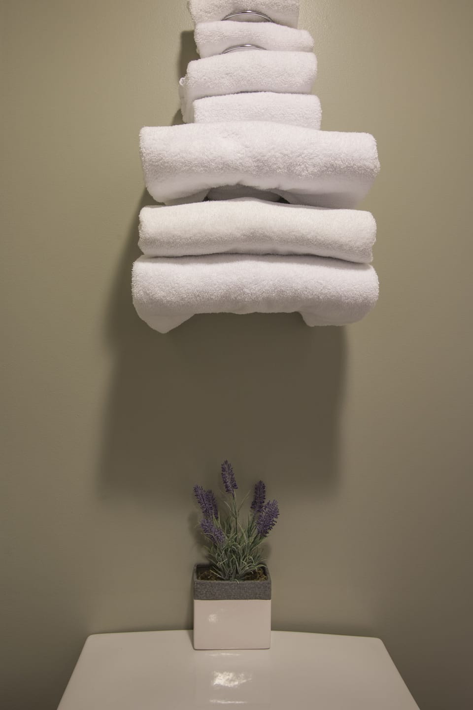 Room, 1 King Bed | Bathroom | Combined shower/tub, jetted tub, free toiletries, hair dryer