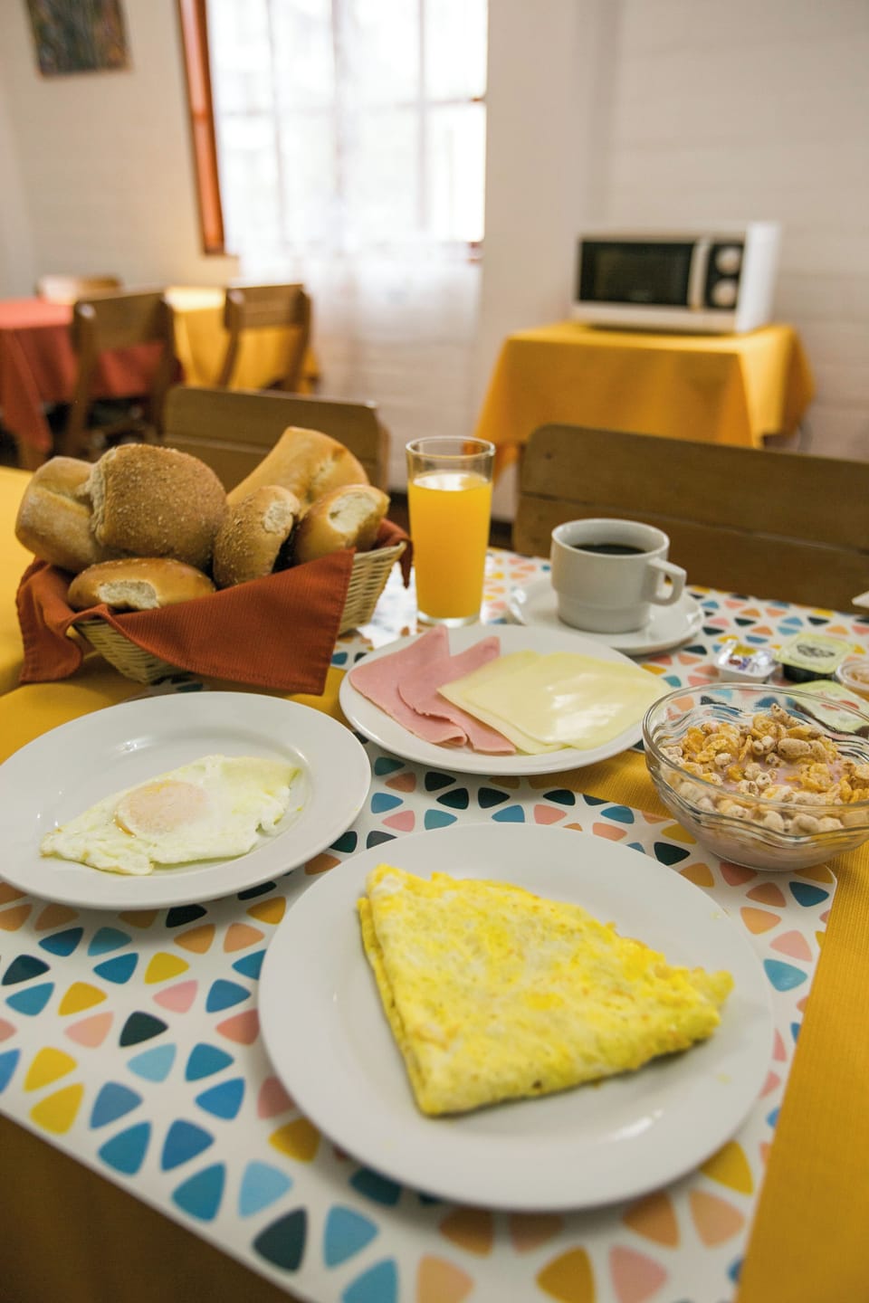 Free daily continental breakfast