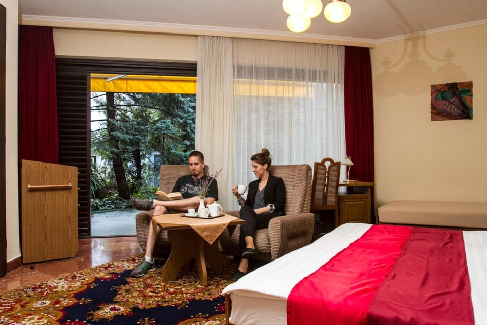Minibar, soundproofing, free WiFi, bed sheets