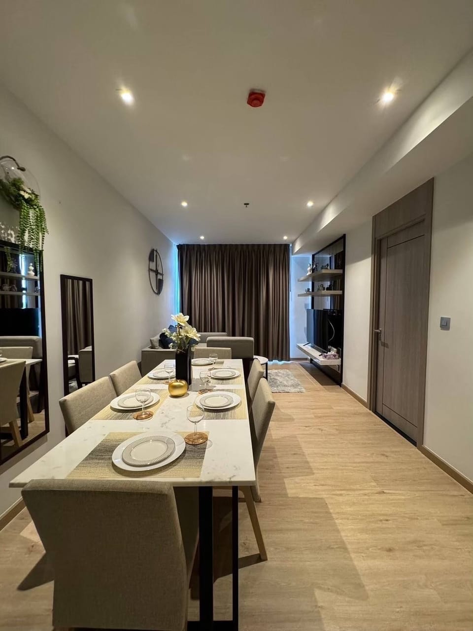 Apartment, 2 Bedrooms, Accessible, Smoking | Dining room