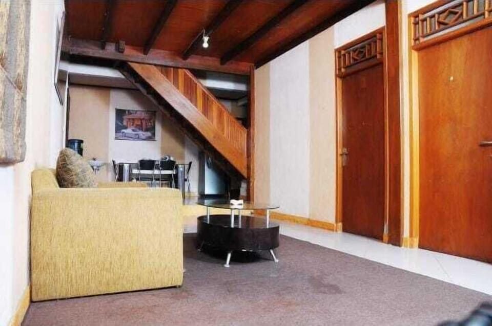 Villa 2 Bedroom Lower | Living area