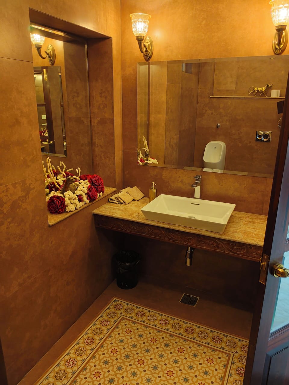 Standard Room, Balcony | Bathroom | Shower, free toiletries, towels, soap