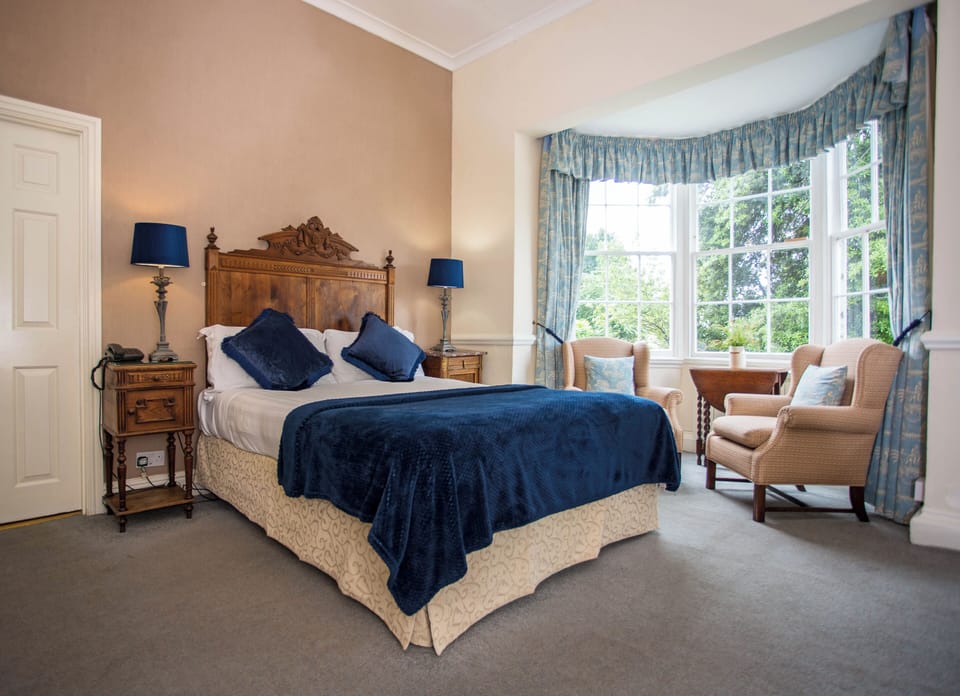 Superior Double Room | Laptop workspace, blackout drapes, free WiFi