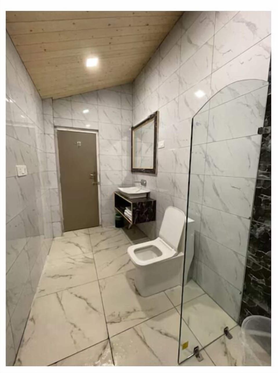 Deluxe Double Room, Mountain View | Bathroom | Shower, towels, soap, shampoo