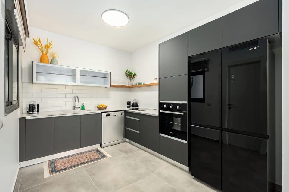 Apartment, Beach View | Private kitchen | Electric kettle