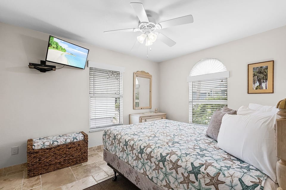 5550 Palmetto Paradise: 3br W/ Gulf Views, Heated Pool 3 Bedroom Home House in Estero Island