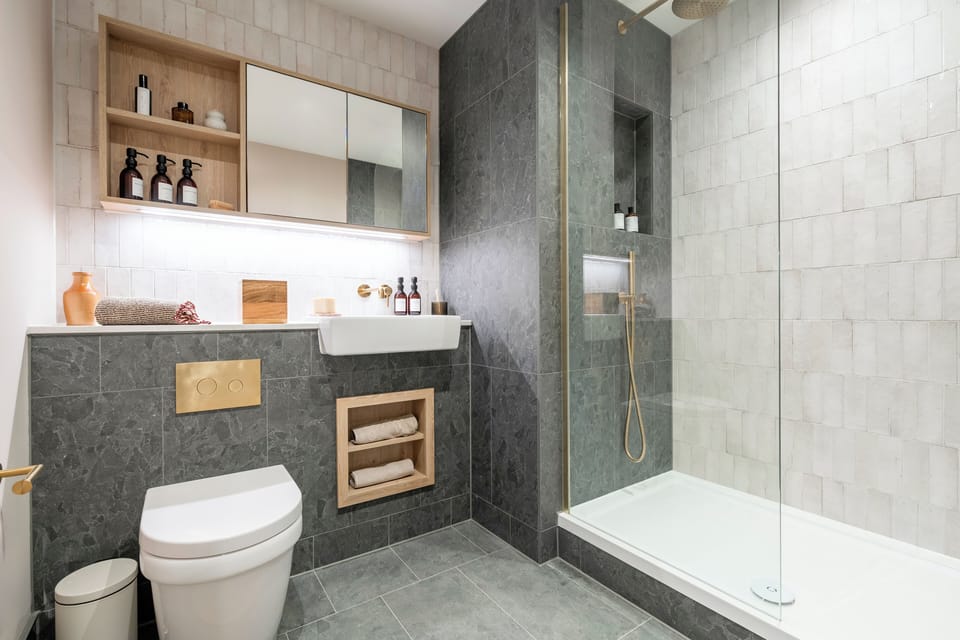 Contemporary City Escape Apartment in Edgware