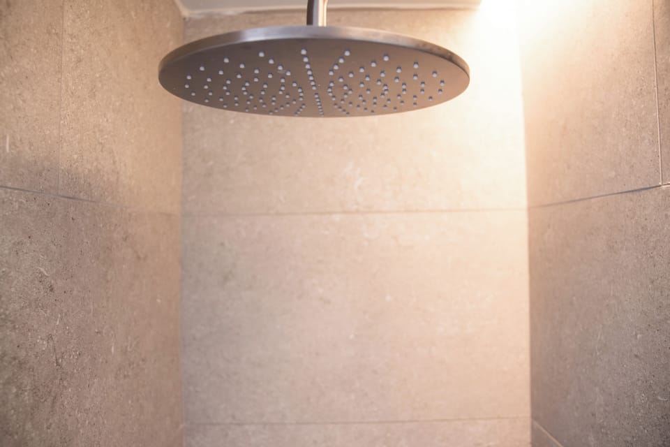 Deluxe Double Room, City View | Bathroom | Shower, free toiletries, hair dryer, bidet