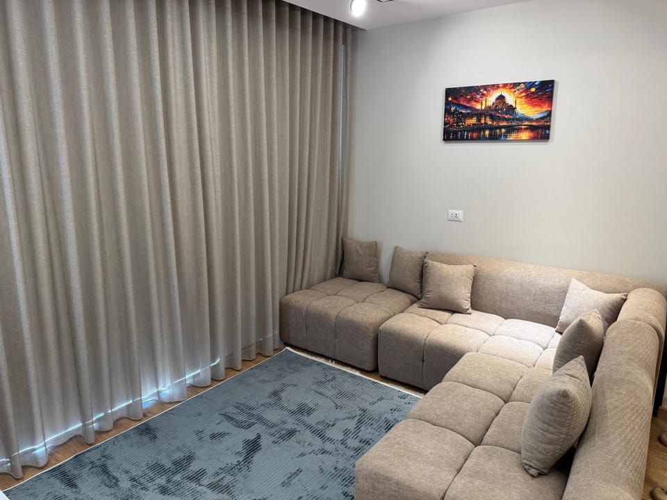 Prestige Suite with Hot Tub Balcony Panorama Pyramid View | Premium bedding, down comforters, free minibar, free WiFi