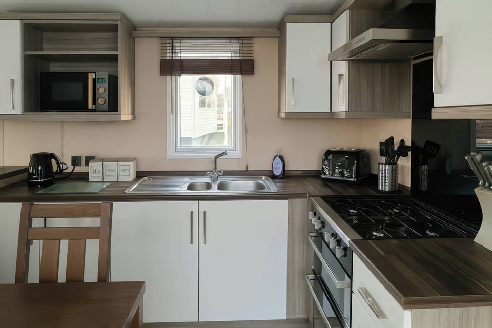 Cottage | Private kitchen | Cookware/dishes/utensils
