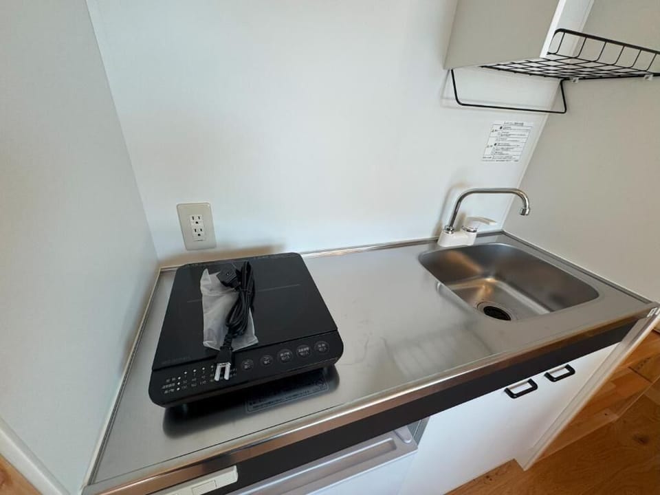 Twin Room | In-room dining