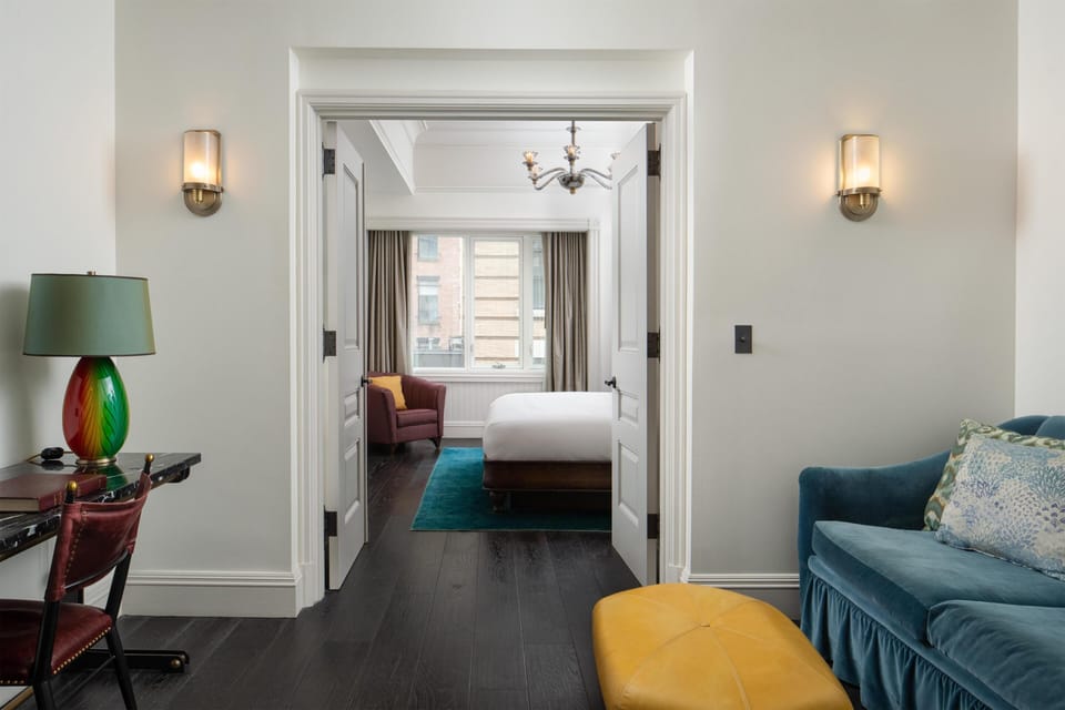 Suite, 1 Bedroom | Premium bedding, minibar, in-room safe, desk