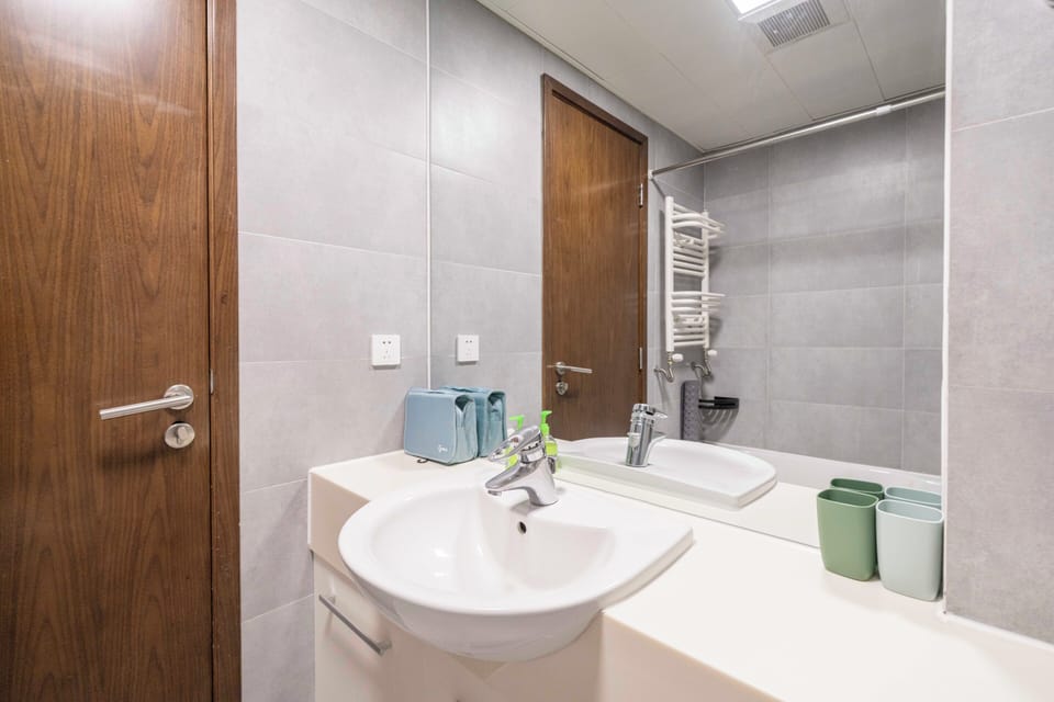 Superior Apartment, 1 Bedroom, Kitchen, City View | Bathroom | Slippers