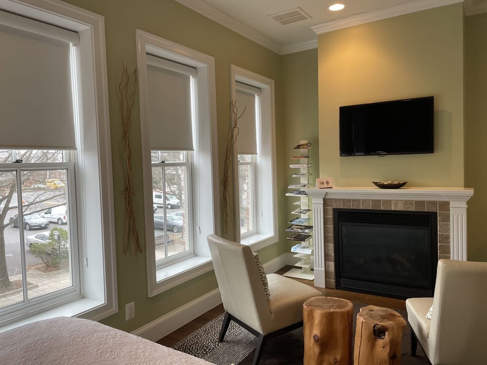 Suites at 249 Hotel in Culpeper