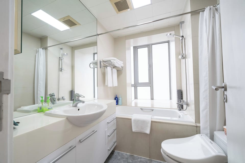 Superior Apartment, 2 Bedrooms, Kitchen, City View | Bathroom | Slippers
