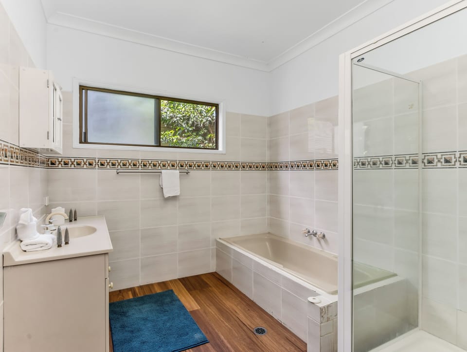 House, 3 Bedrooms, Balcony, River View | Bathroom | Separate tub and shower, free toiletries, hair dryer, towels
