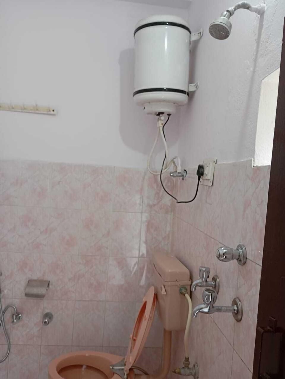 Luxury Double Room, Balcony, Mountain View | Bathroom | Free toiletries, towels, soap, shampoo