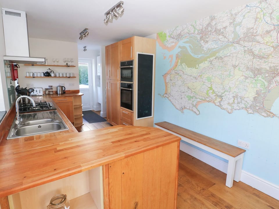 Fridge, dishwasher, cookware/dishes/utensils