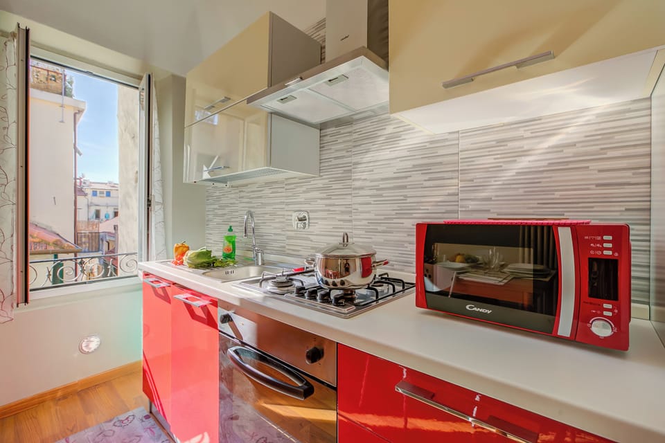 Standard Apartment, Multiple Bedrooms (Il Nido Di Ale) | Private kitchen | Fridge, microwave, oven, stovetop