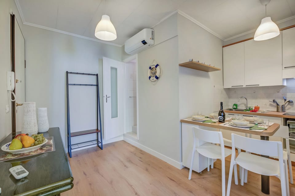 Standard Apartment, 1 Bedroom, Microwave (Armonia Centrale - Sanremo Apt for 4) | Private kitchen