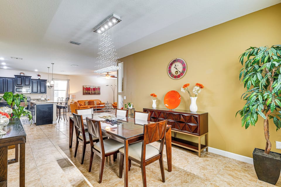 House (4 Bedrooms) | Interior