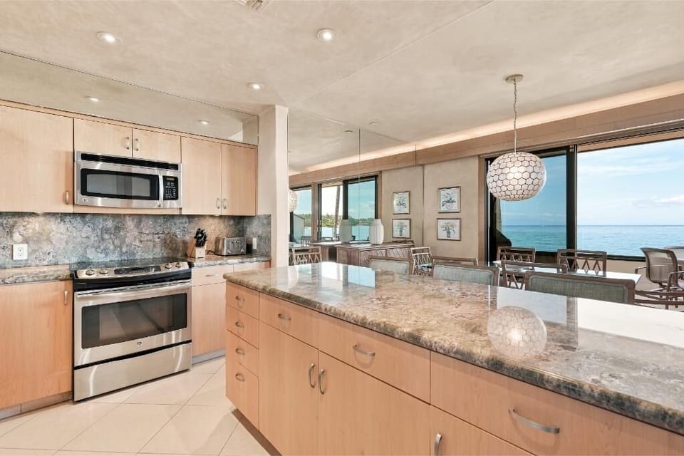 Condo, 2 Bedrooms | Private kitchen | Coffee/tea maker, fridge, oven, toaster