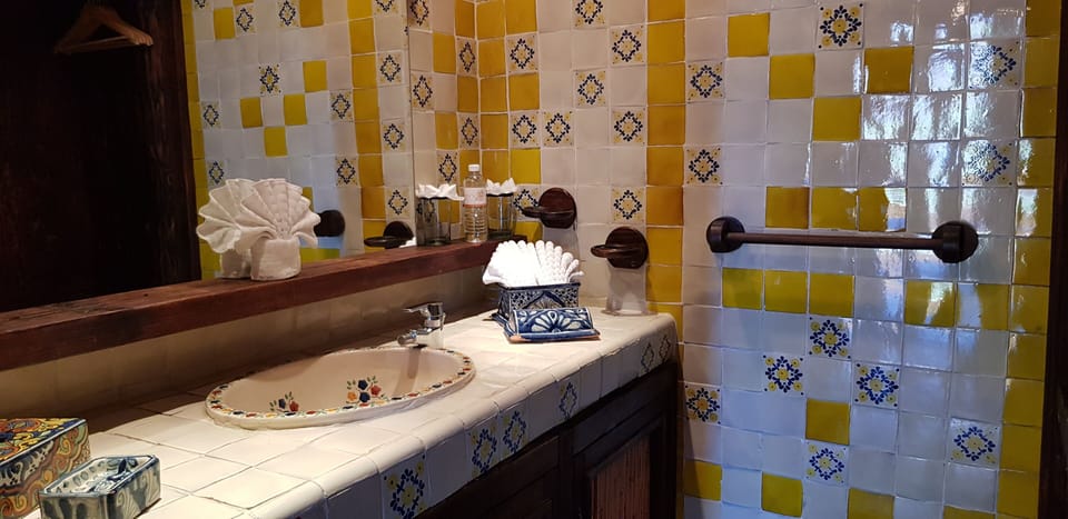 Standard Double Room, Garden View | Bathroom | Hair dryer, towels, soap, toilet paper