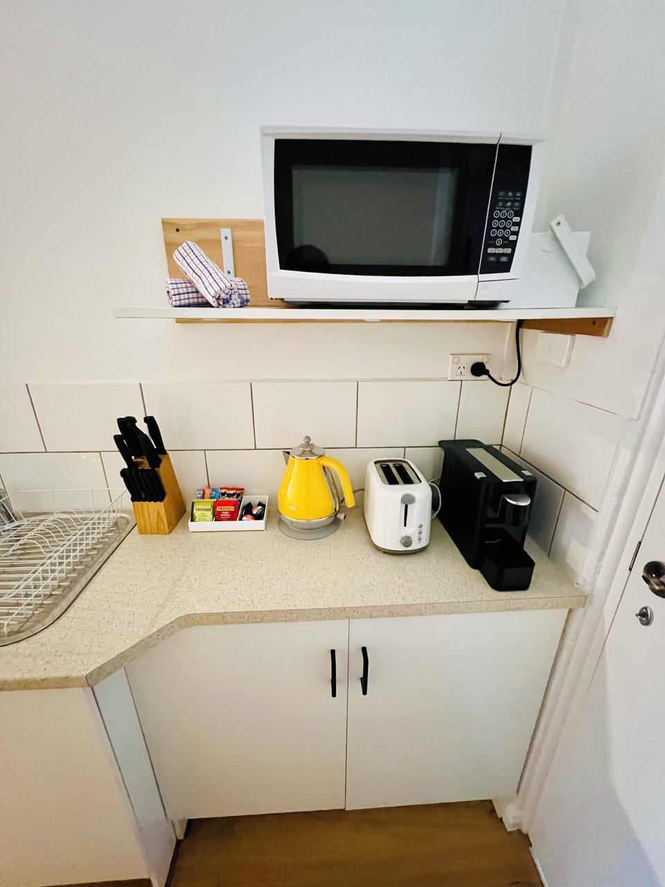 Comfort Apartment, Garden View | Private kitchen | Full-size fridge, microwave, stovetop, electric kettle