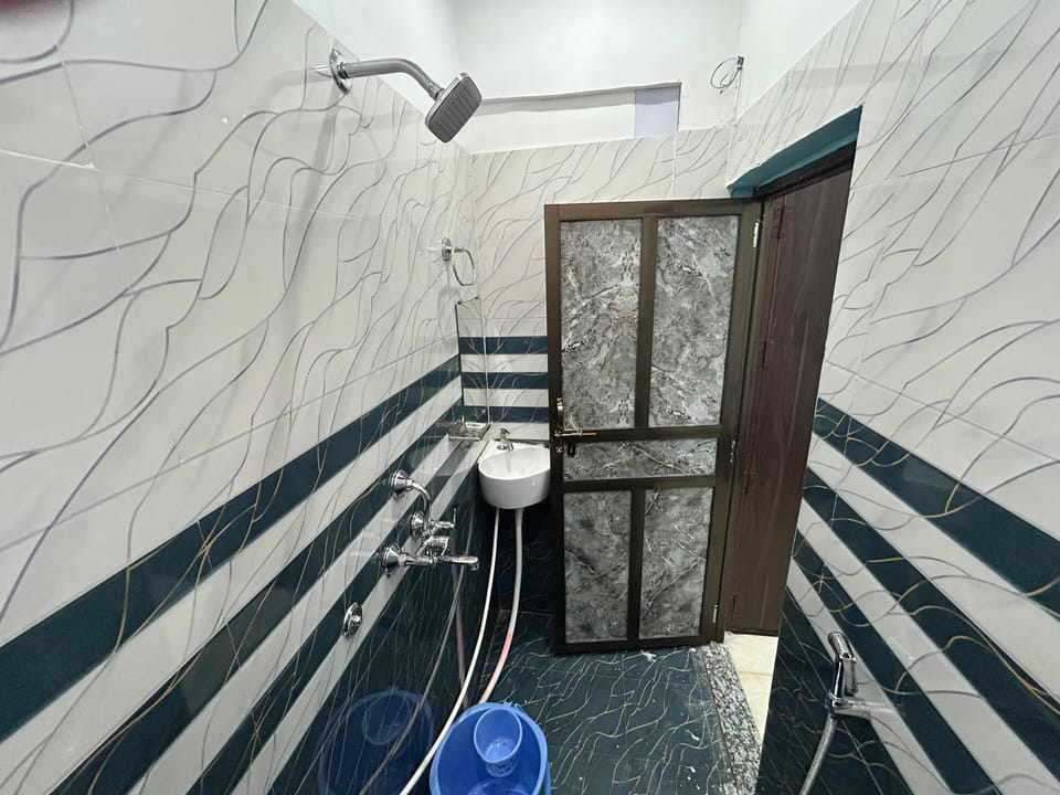 Economy Room | Bathroom | Bidet